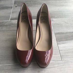 Pour la Victoire “IRINA” Pumps